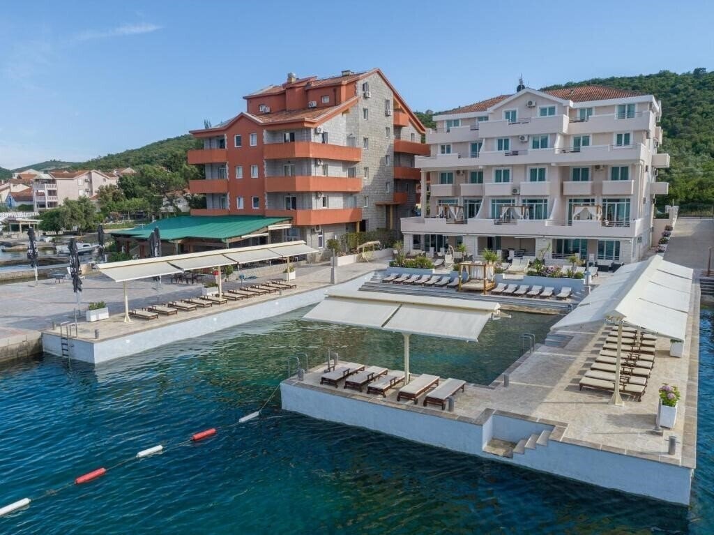 Панорама Adeona Apartments 4*