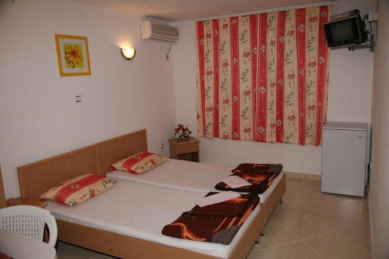 Фото Omega Apartments 3*