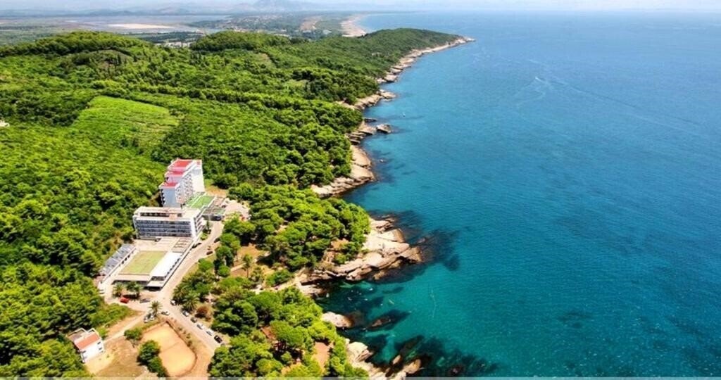 Территория Albatros Hotel 2*