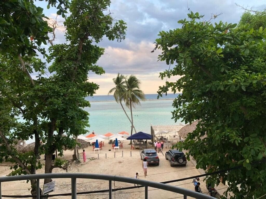 Вид Costa Linda Beach Hotel 3*