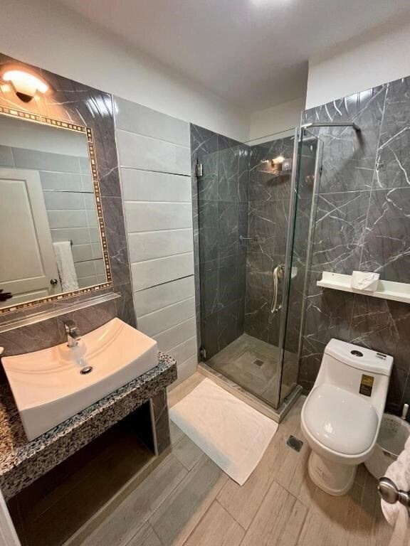 Вид Hotel Hamilton (ex. Hamilton Beach Resort, Hotel Restaurant Hamilton) 3*