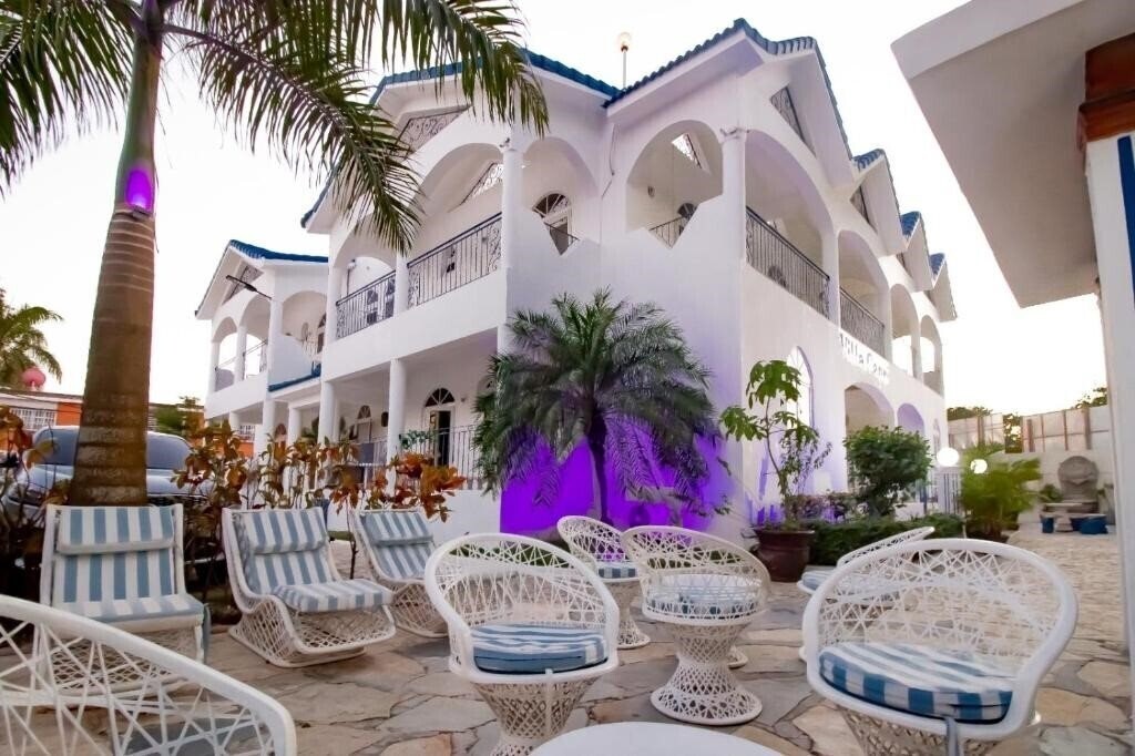 Вид Villa Capri (ex. Villa Capri Salon & SPA, Apartahotel Villa Capri) 3*