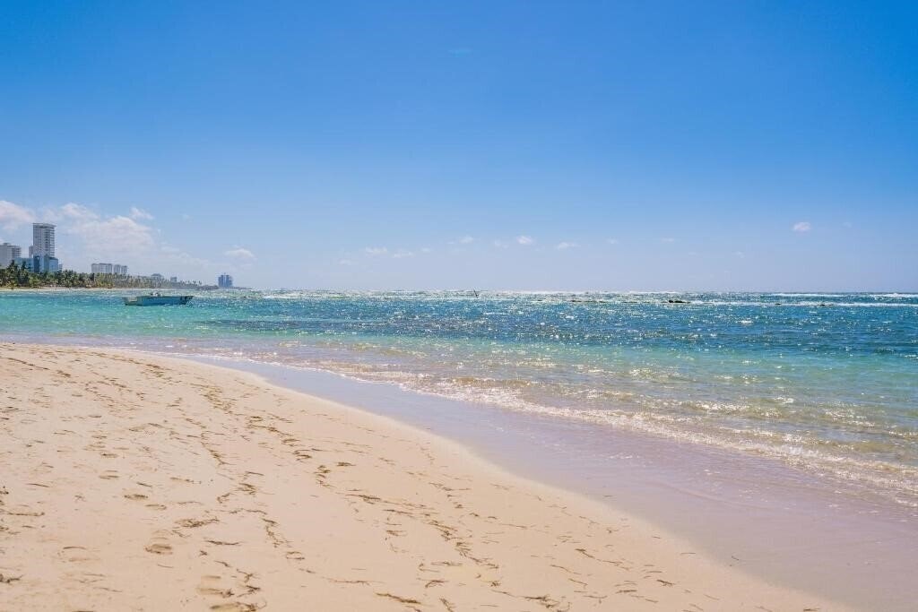 Вид Coral Costa Caribe Beach Resort 3*