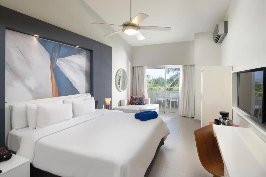 Фото Emotions by Hodelpa Juan Dolio 4*
