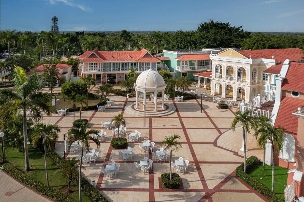 Территория Luxury Bahia Principe Bouganville 5*