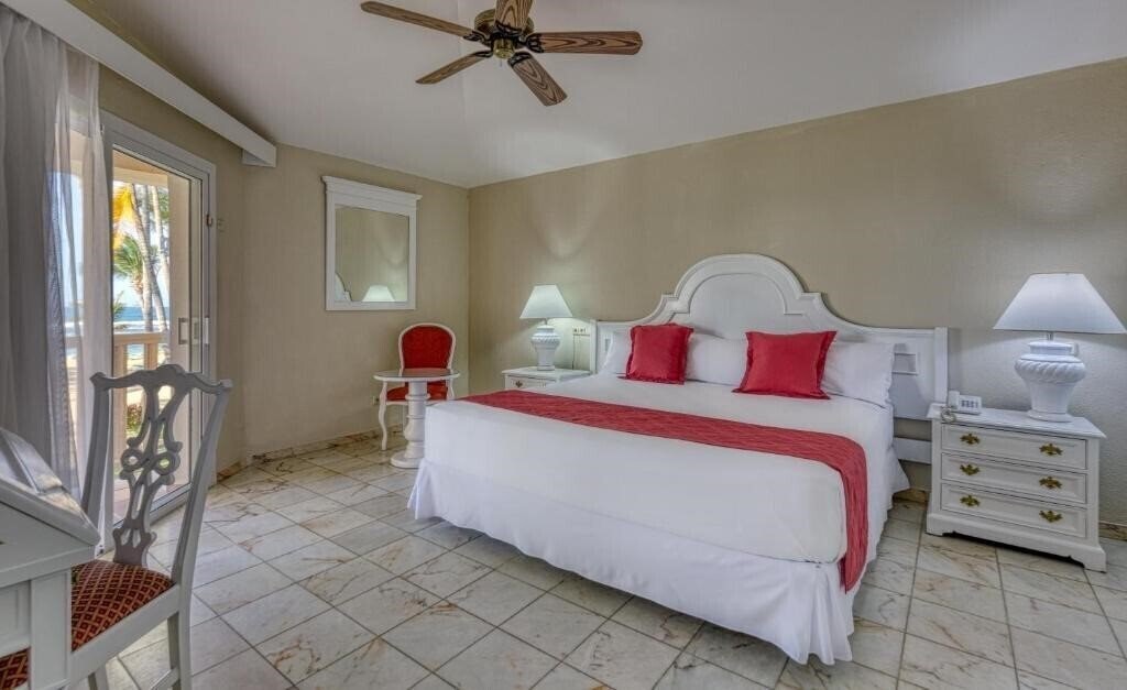 Территория Playabachata Resort (ex. Riu Merengue Clubhotel) 5*