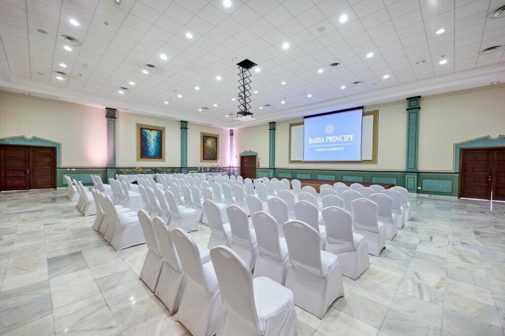 Территория Grand Bahia Principe Turquesa 5*