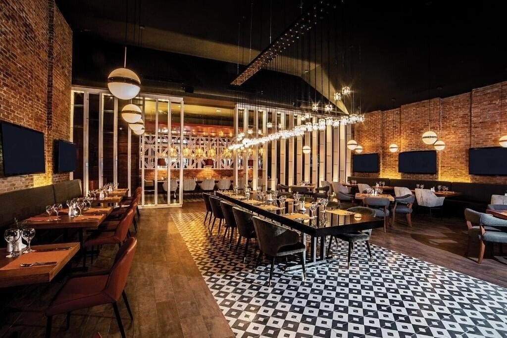 Панорама Secrets Royal Beach 5*