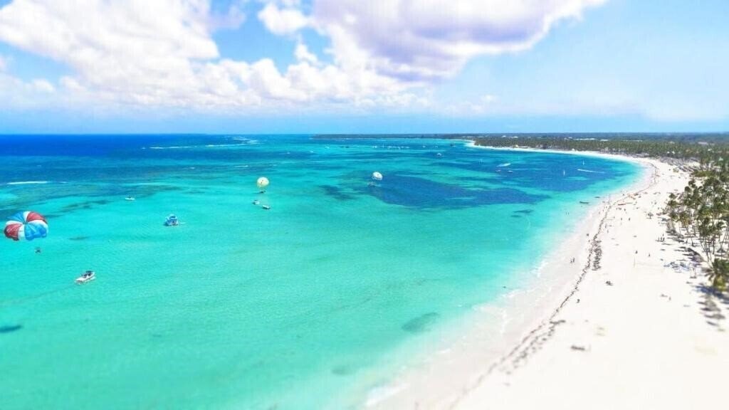 Вид Los Corales Beach Village 4*