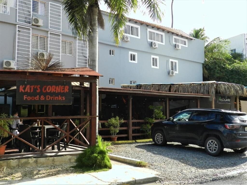 Фото Karimar Beach Condo Hotel 4*