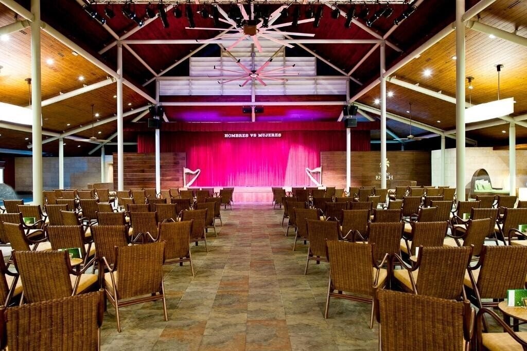 Територія Barcelo Bavaro Beach Convention Center (ex. Barcelo Bavaro Palace) 5*