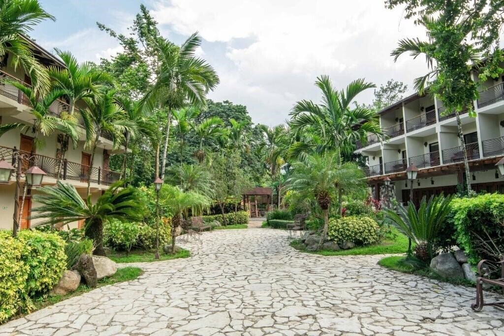 Территория Hotel Gran Jimenoa 3*