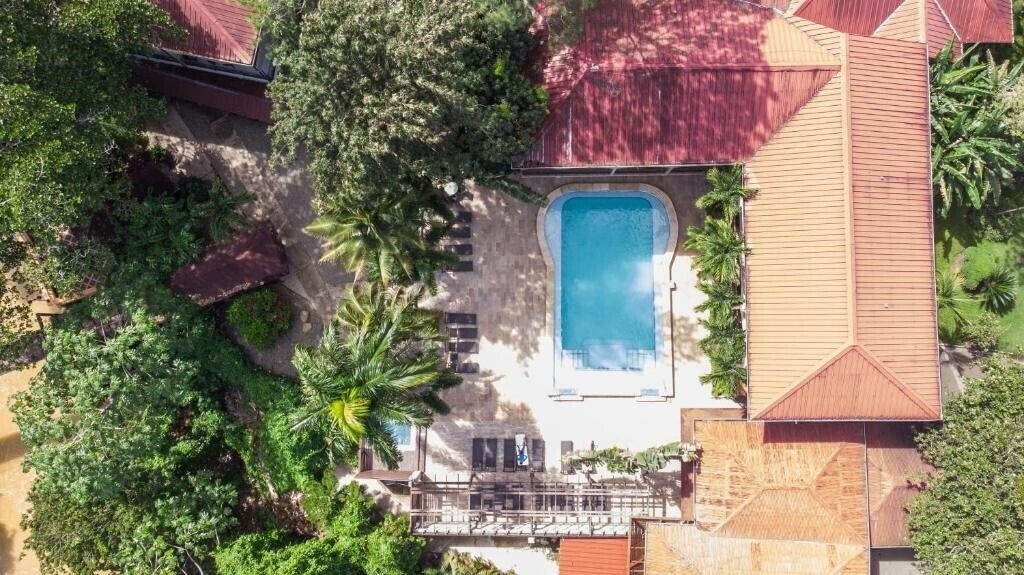 Отель Hotel Gran Jimenoa 3*