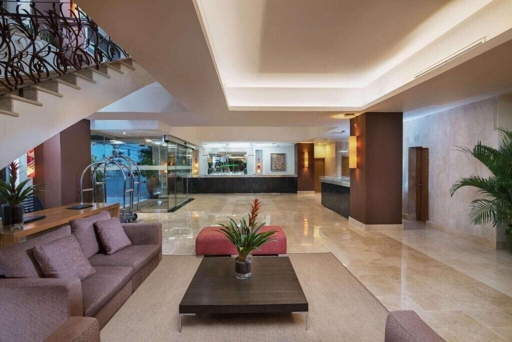 Территория Hotel Plaza Naco 4*