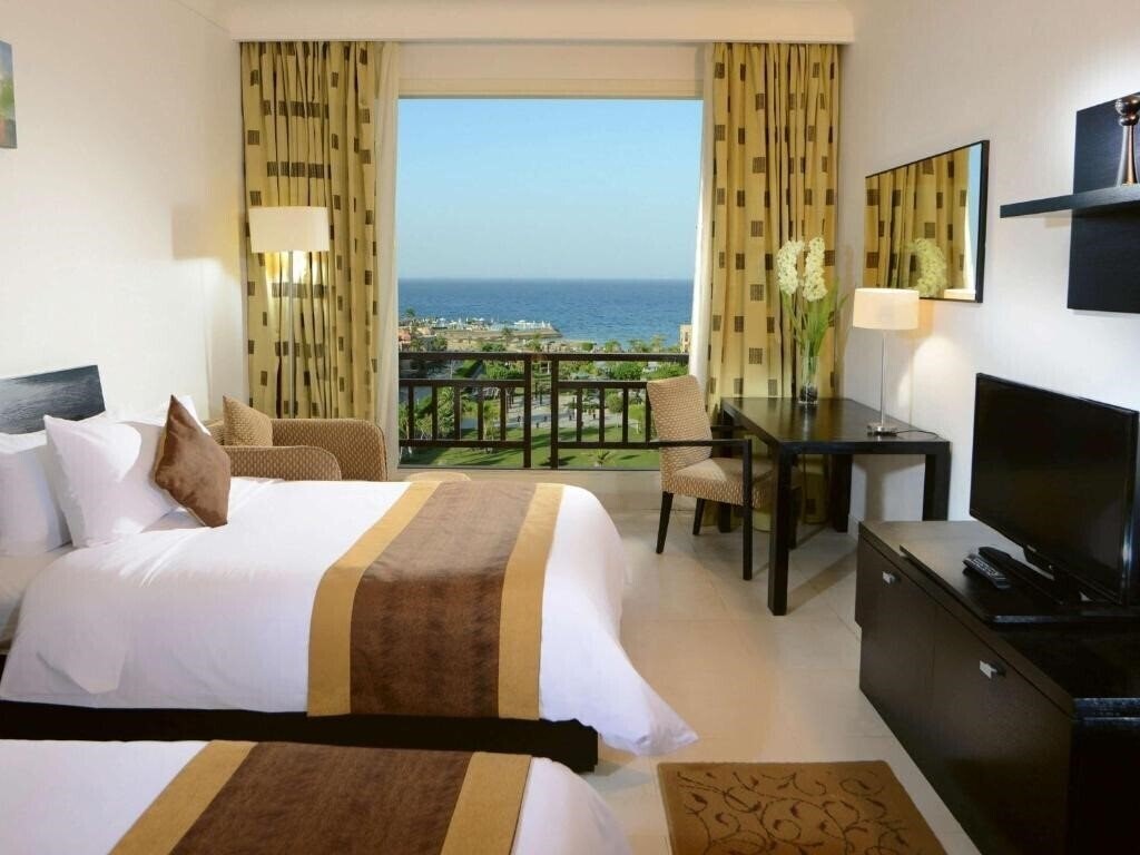 Апартаменты Movenpick El Sokhna 4*