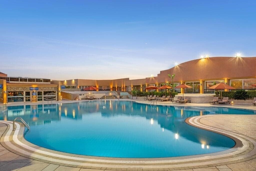 Апартаменти Hilton Green Plaza 5*