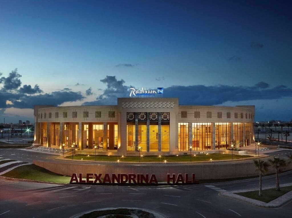 Территория Radisson Blu Hotel 5*