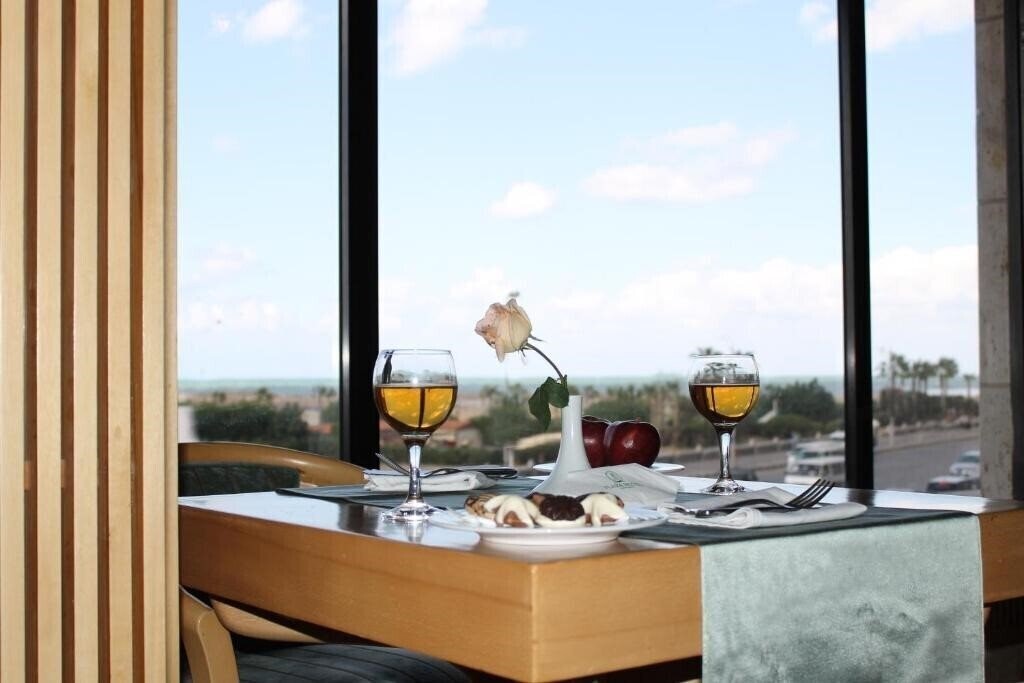 Территория Plaza Hotel Alexandria 4*