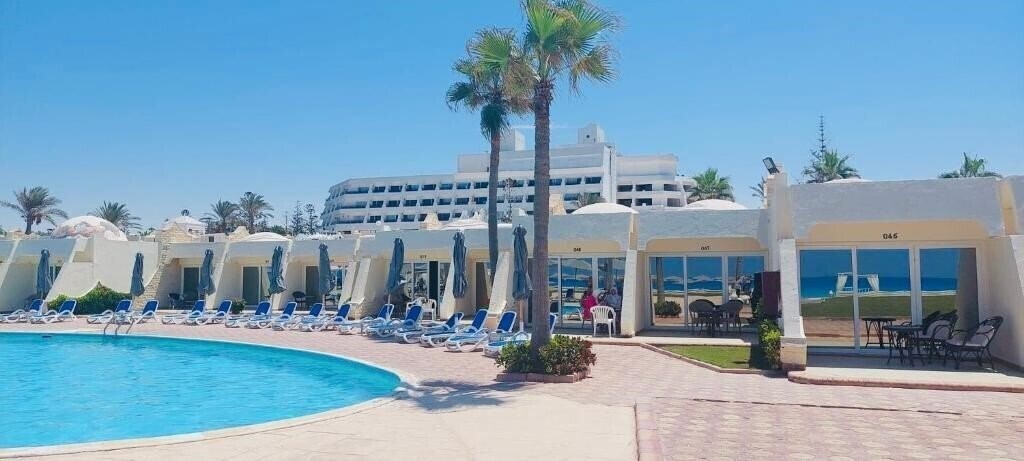 Фото Borg El Arab Beach Hotel 5*