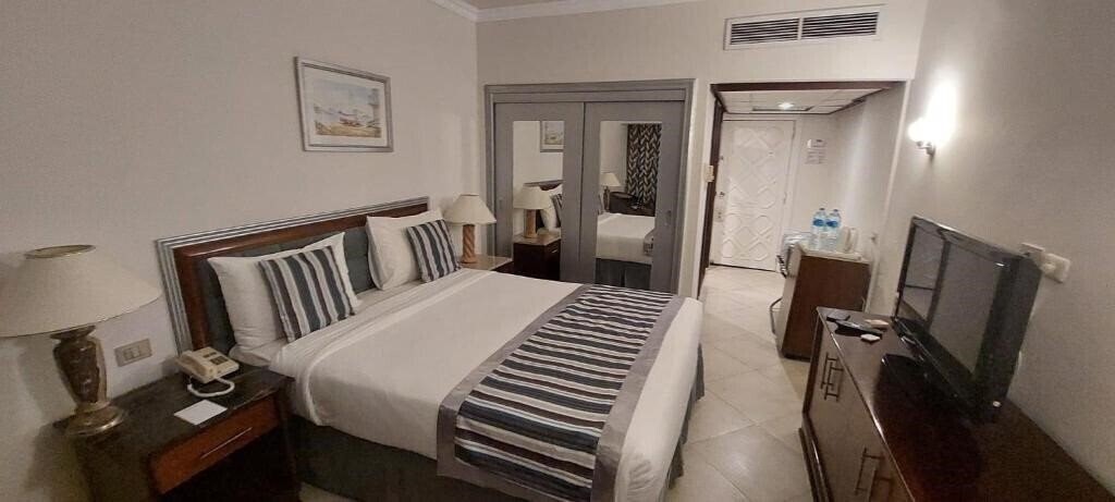 Картинка Borg El Arab Beach Hotel 5*