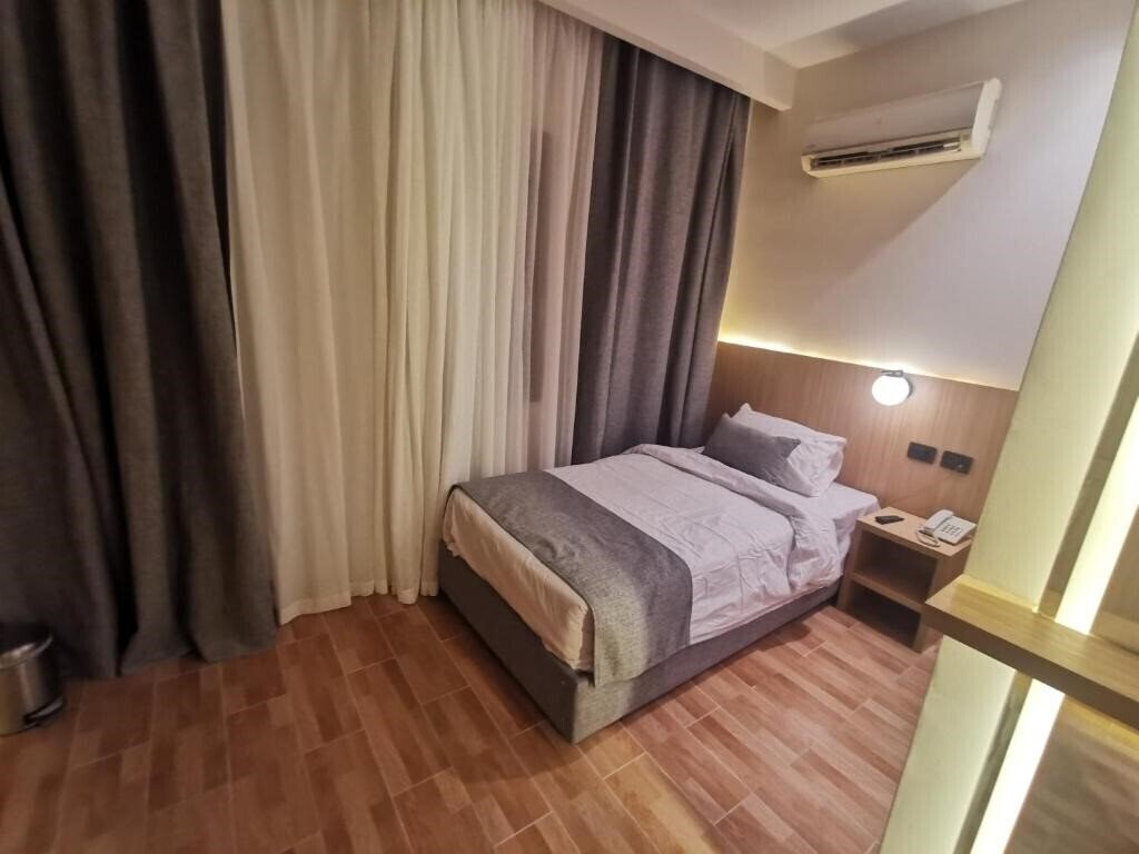 Територія Green Plaza Inn Hotel 3*