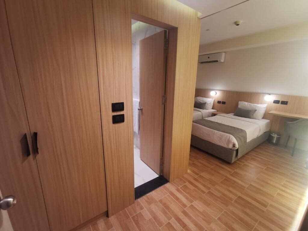 Панорама Green Plaza Inn Hotel 3*