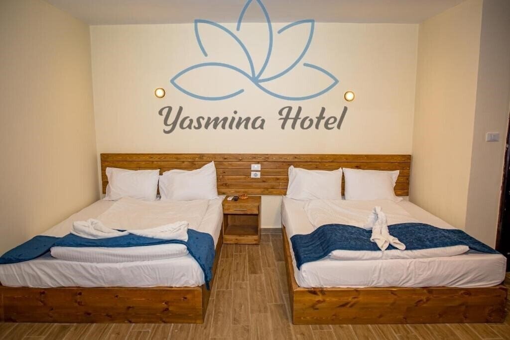 Територія Yasmina Hotel 3*