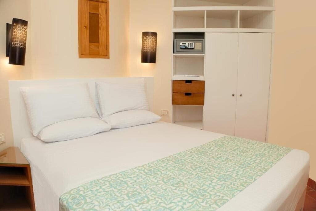 Панорама Dahab Lagoon Club & Resort (ex. Tirana Dahab Resort) 4*