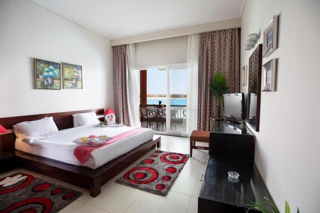 Вид Golden Ocean Marina Hotel 5*
