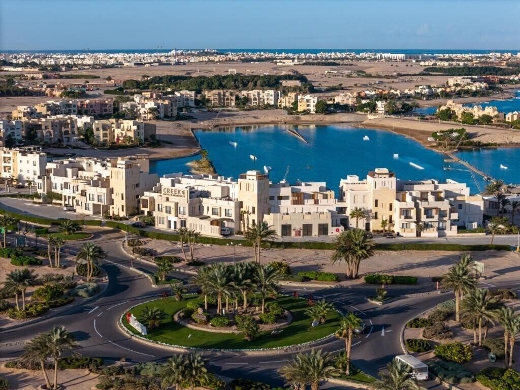Апартаменты Creek Hotel & Residences 5*