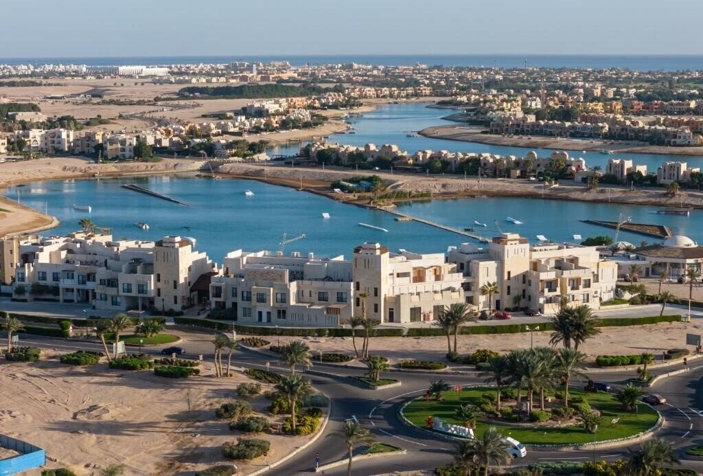 Отель Creek Hotel & Residences 5*