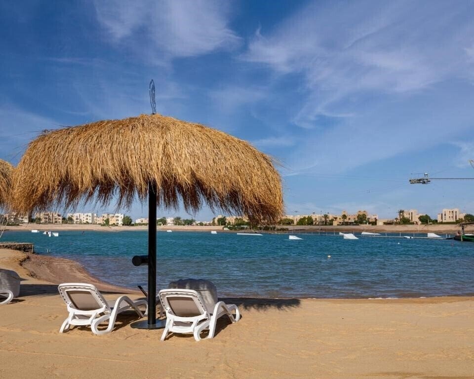 Вид Creek Hotel & Residences 5*