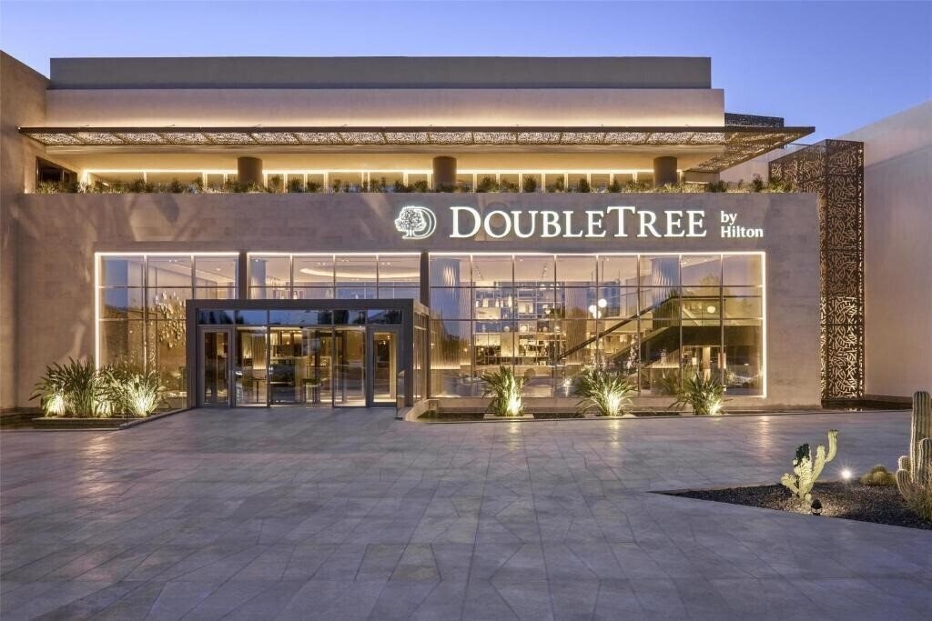 Отель DoubleTree by Hilton Mangroovy El Gouna 4*