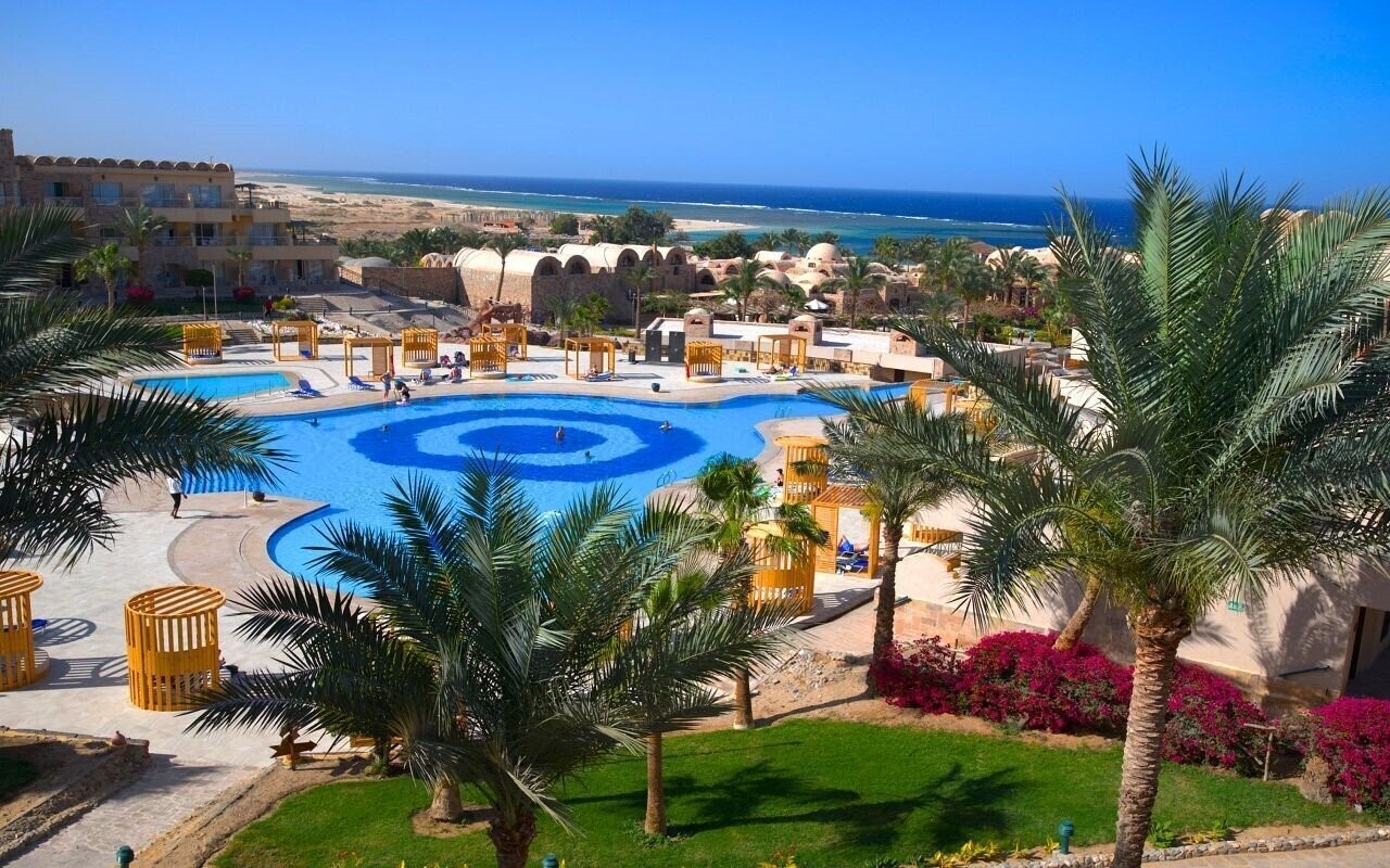 Отель Utopia Beach Club 4*