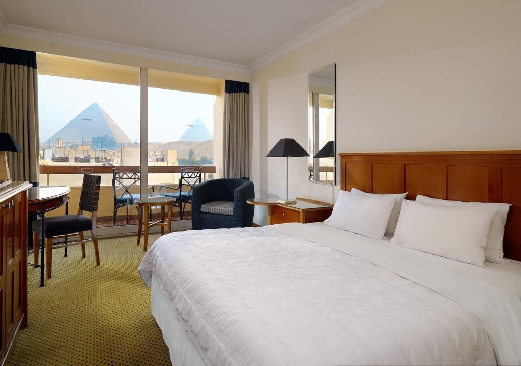 Территория Le Meridien Pyramids 5*