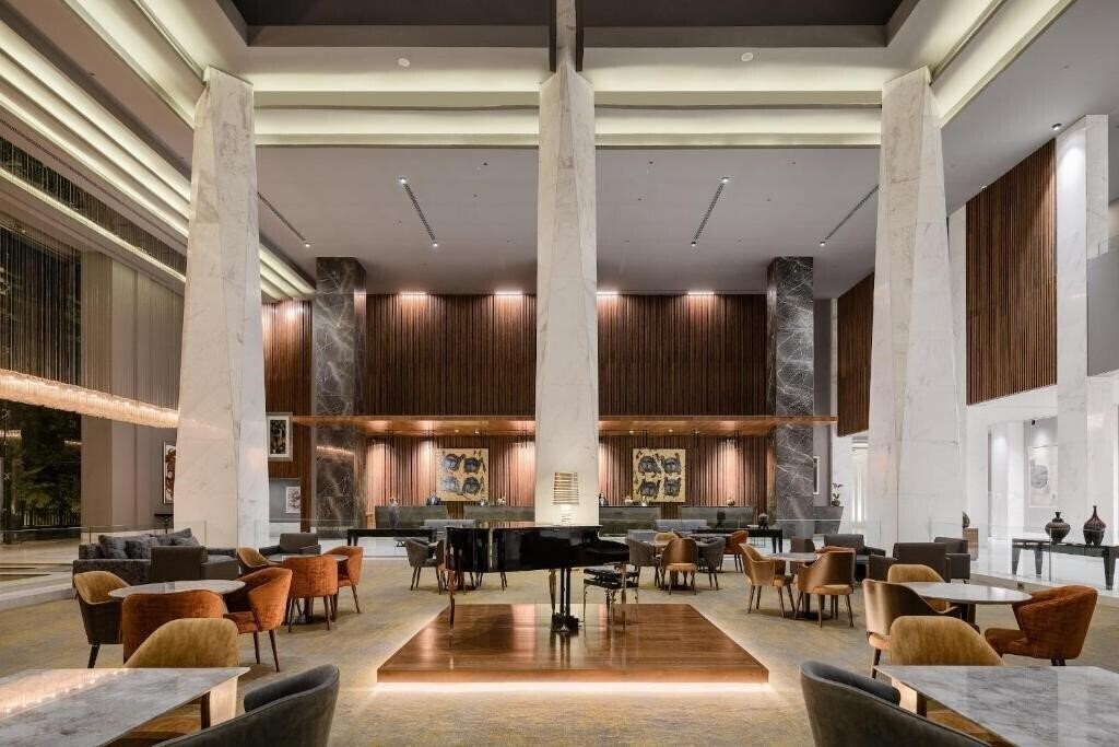 Панорама Dusit Thani Lake View Cairo 5*