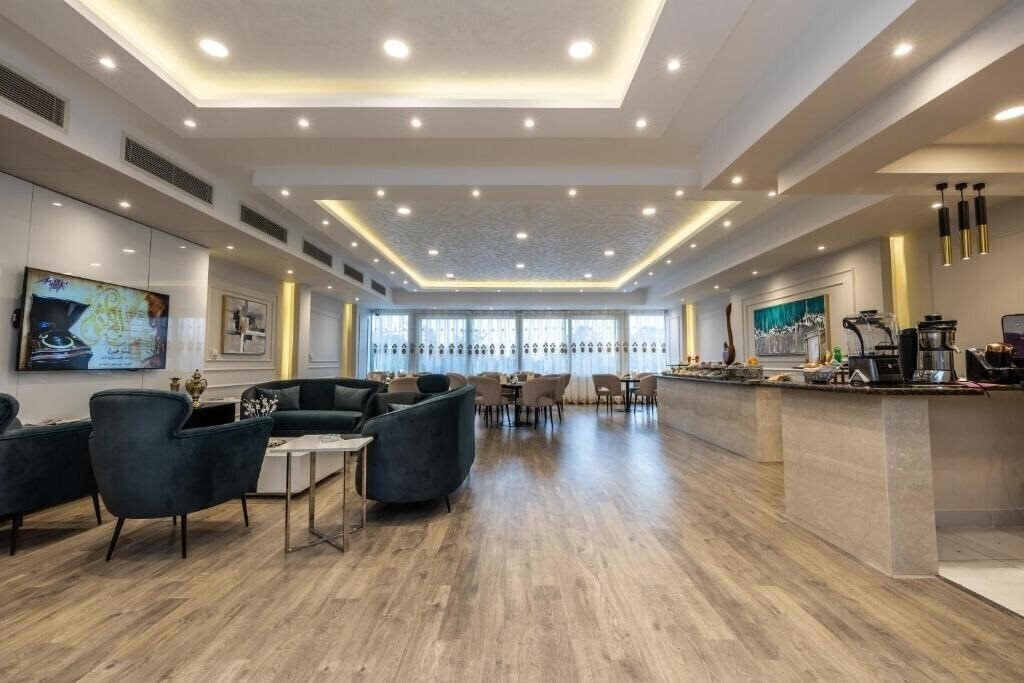 Панорама Triumph Plaza Hote 4*