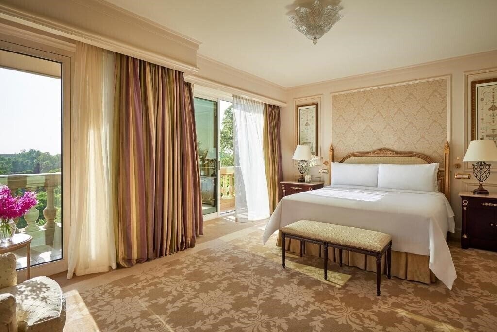 Территория Four Seasons First Residence Hotel 5*