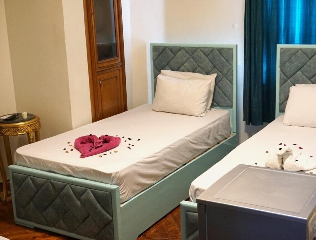 Территория Abdeen Palace Hotel 3*