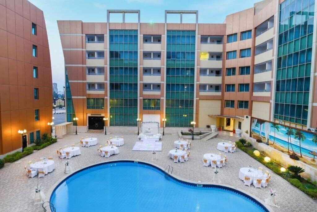 Территория Tolip El Galaa Hotel Cairo 5*