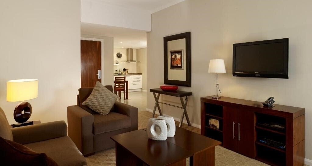 Готель Staybridge Suites Cairo-Citystars 3*
