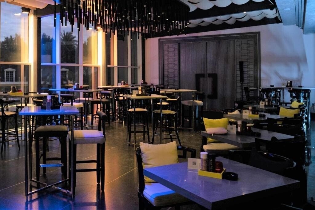 Вид Renaissance Cairo Mirage City Hotel 4*