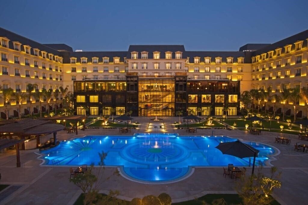 Панорама Renaissance Cairo Mirage City Hotel 4*