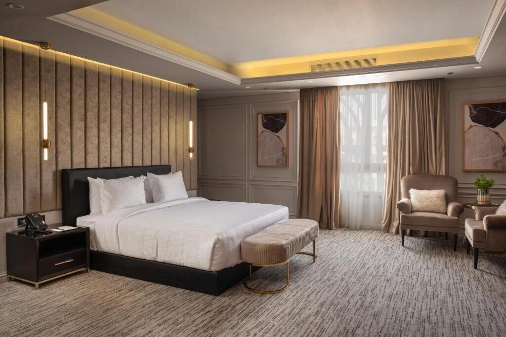 Панорама Triumph Luxury Hotel 5*