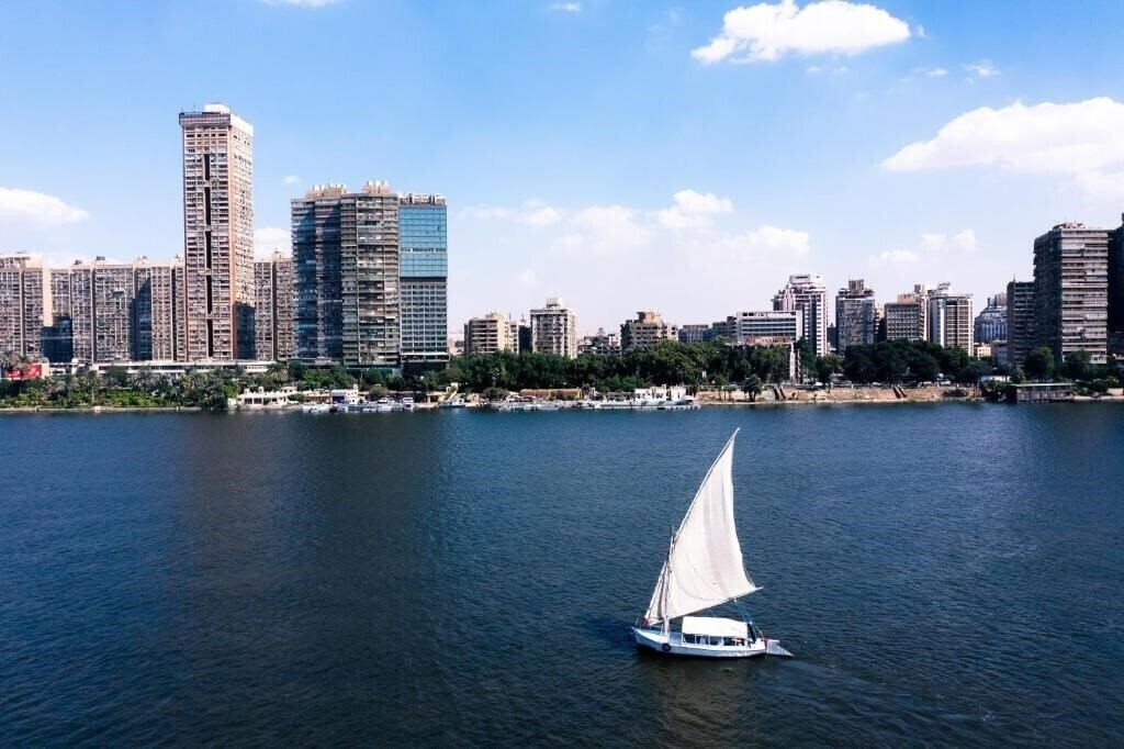 Отель Holiday Inn Cairo Maadi 5*