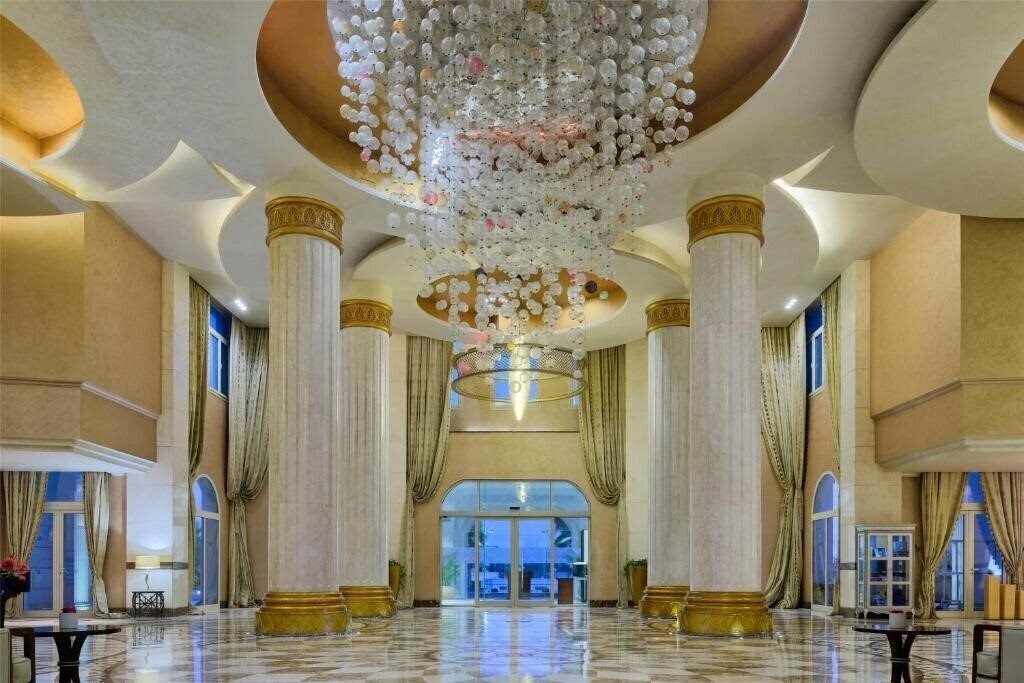 Територія Royal Maxim Palace Kempinski Cairo 5*
