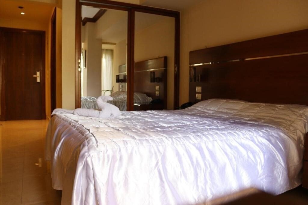 Отель Pharaohs Hotel 3*