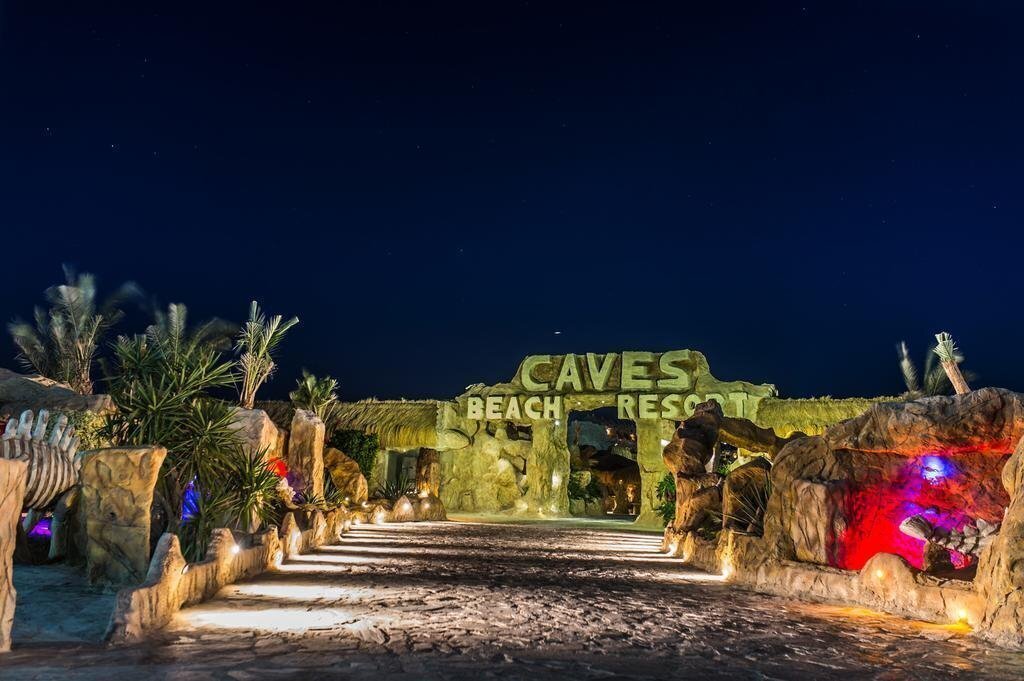 Фото Caves Beach Resort 5*