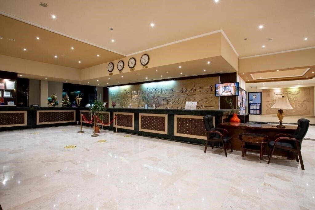Вид AMC Royal Hotel & SPA 5*