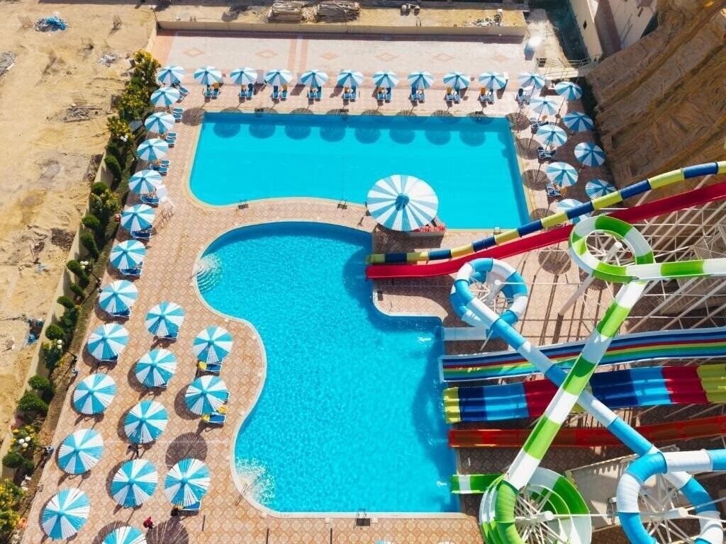 Панорама AMC Royal Hotel & SPA 5*